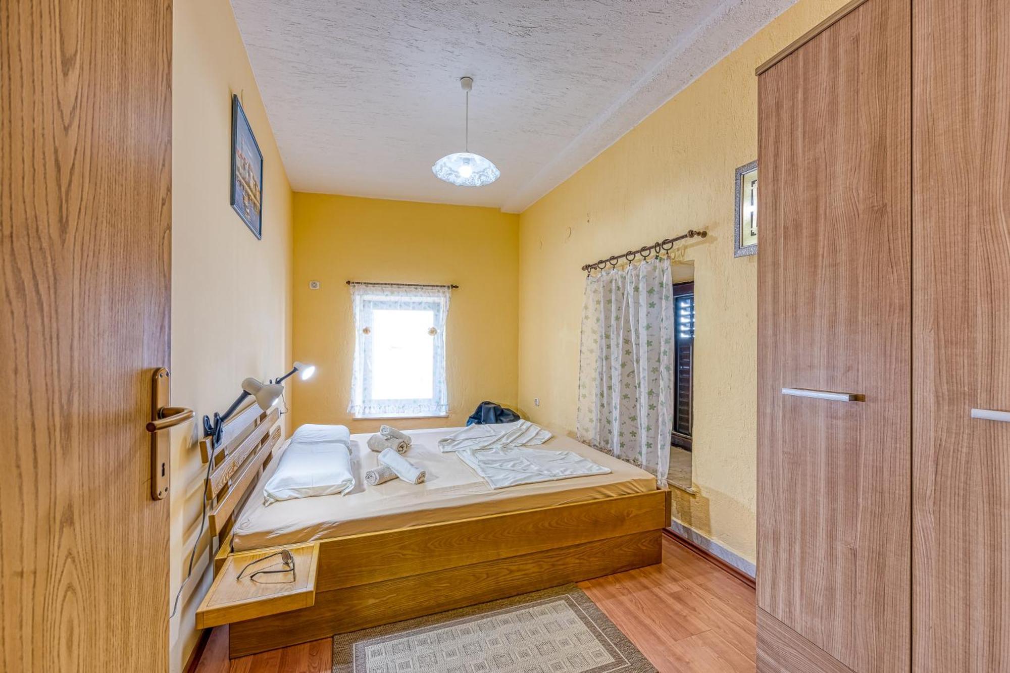Apartments Cindric Selce Exterior photo