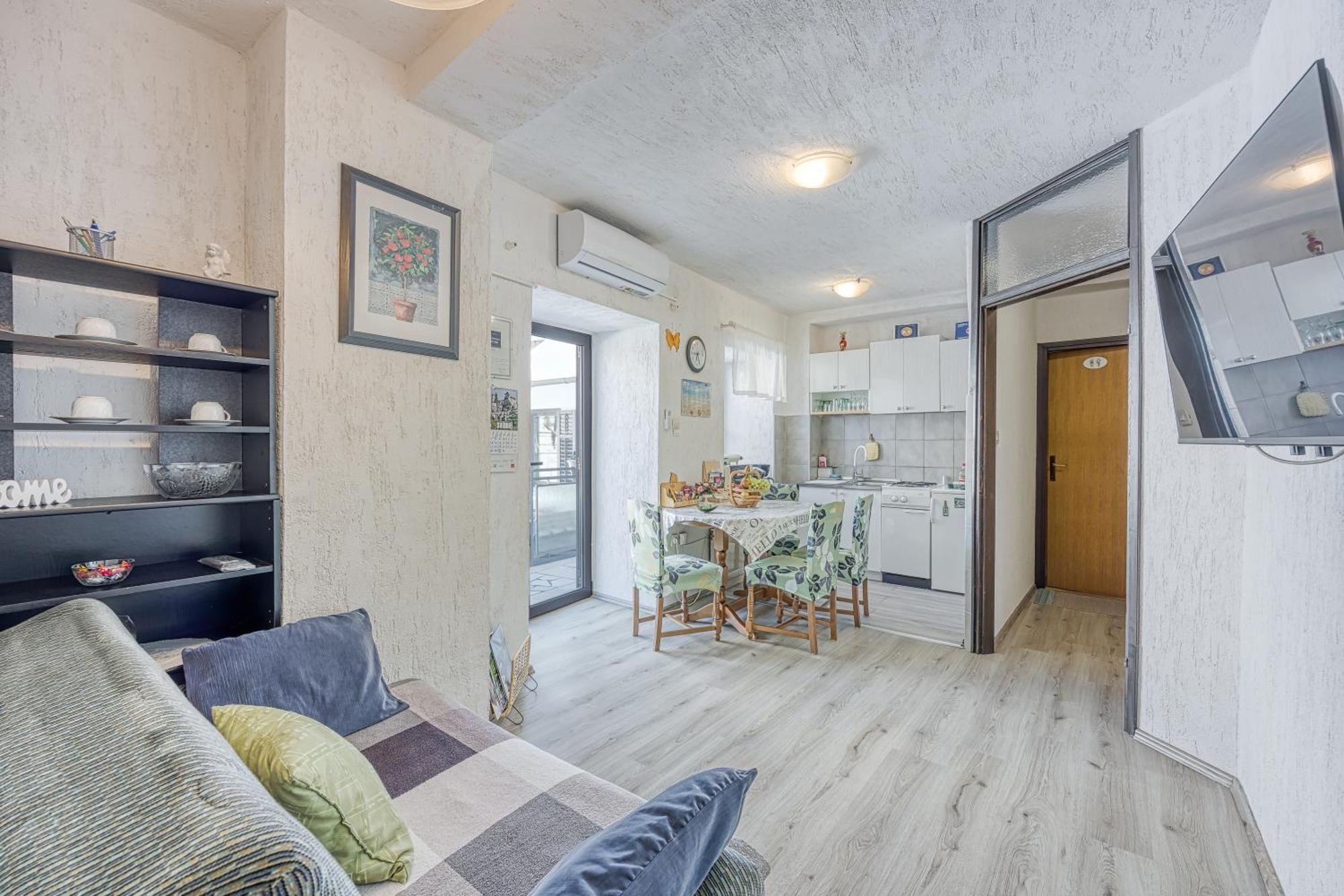 Apartments Cindric Selce Exterior photo