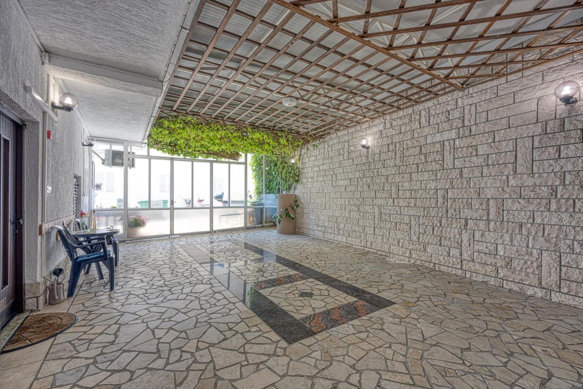 Apartments Cindric Selce Exterior photo